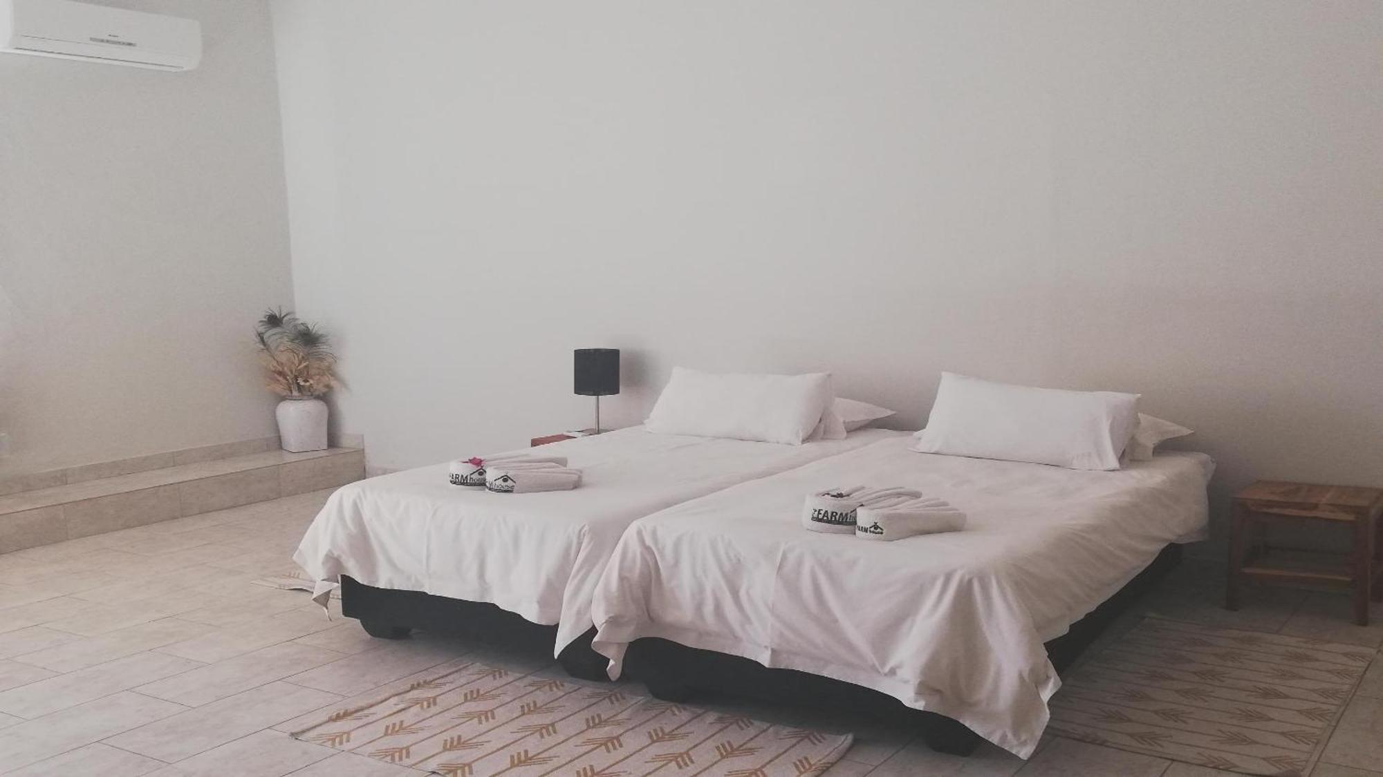 The Farmhouse Boutique Guesthouse And Beergarden Cc Outjo Chambre photo