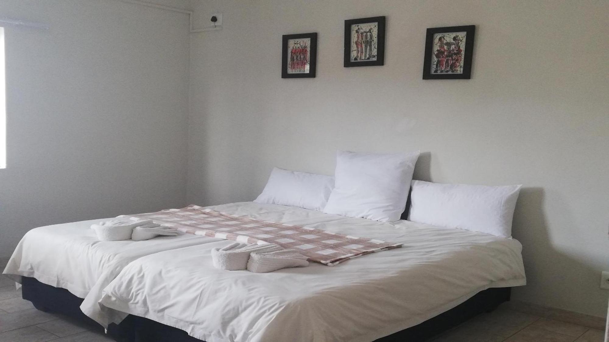 The Farmhouse Boutique Guesthouse And Beergarden Cc Outjo Chambre photo