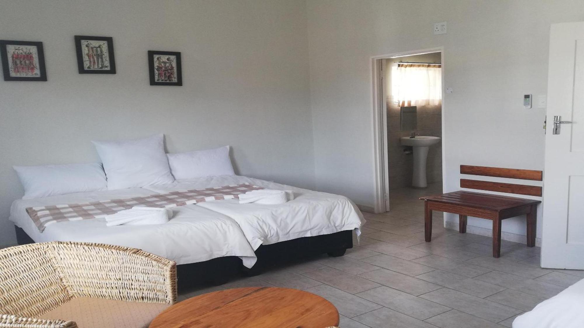 The Farmhouse Boutique Guesthouse And Beergarden Cc Outjo Chambre photo