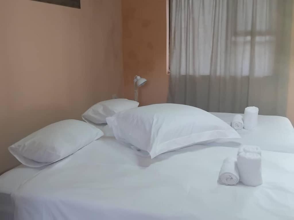 The Farmhouse Boutique Guesthouse And Beergarden Cc Outjo Extérieur photo
